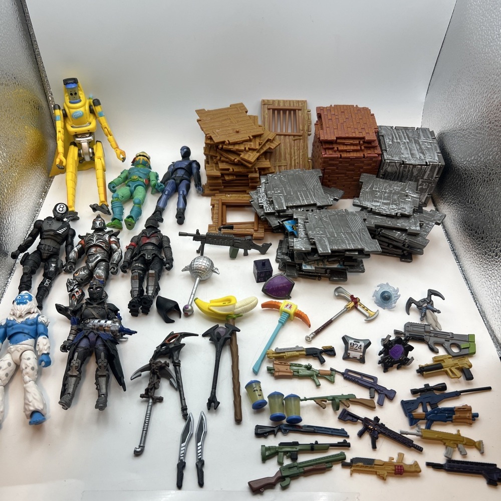 Fortnite Action Figures • Lot of 8 Characters • Epic Games Random Accessories